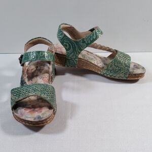 02400 L'Artiste by Spring Step green tooled leather sandals  39 8